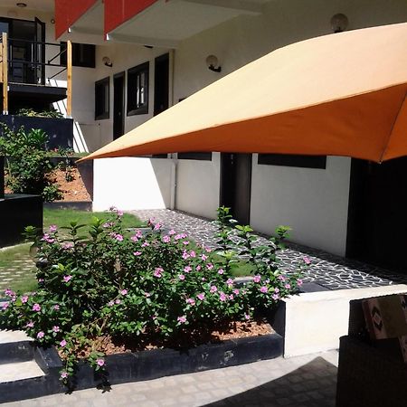 Detente Hotel Abidjan Kültér fotó