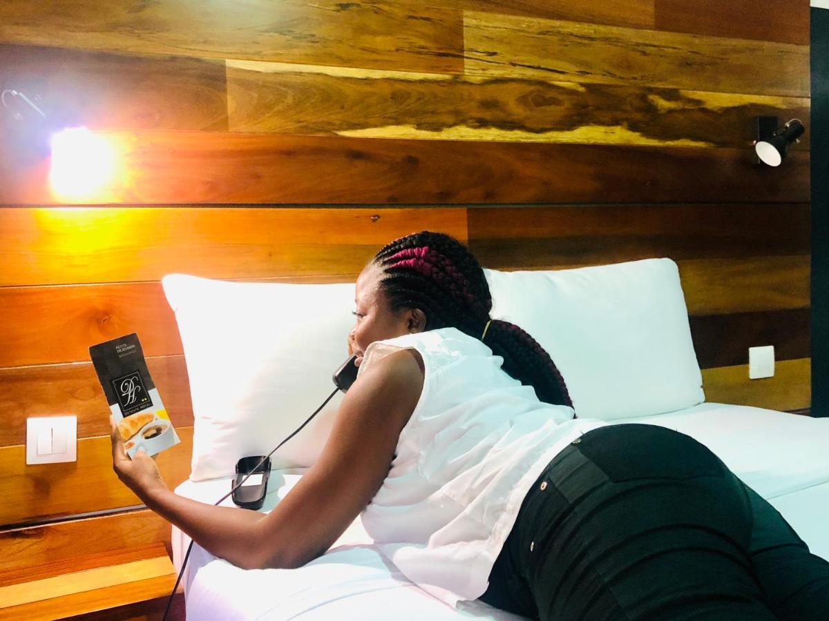 Detente Hotel Abidjan Kültér fotó