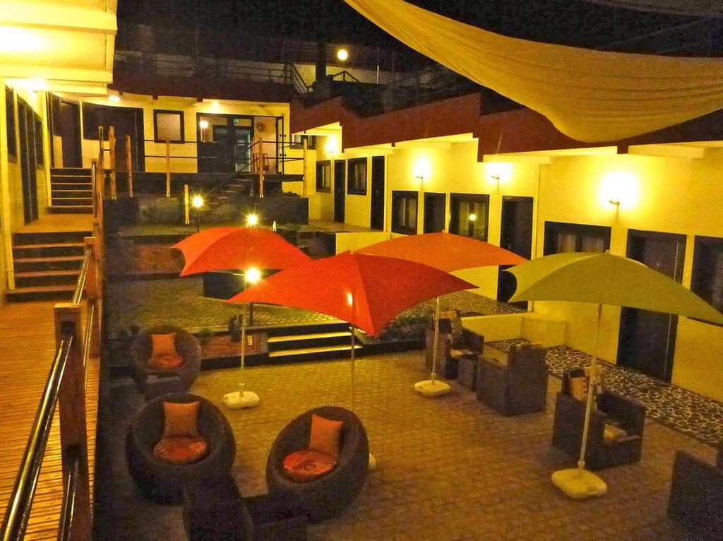 Detente Hotel Abidjan Kültér fotó