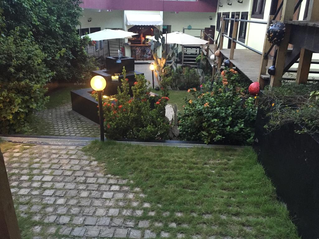Detente Hotel Abidjan Kültér fotó