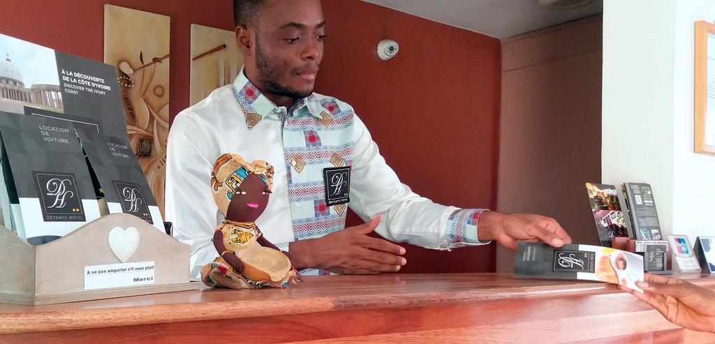 Detente Hotel Abidjan Kültér fotó