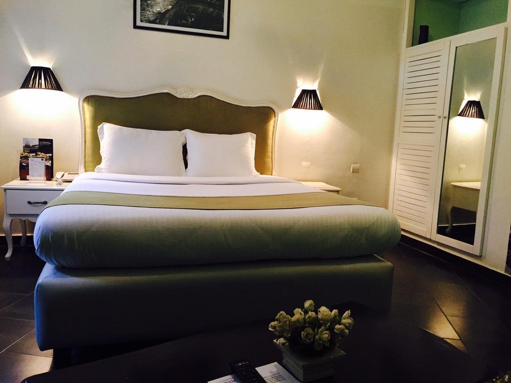 Detente Hotel Abidjan Kültér fotó