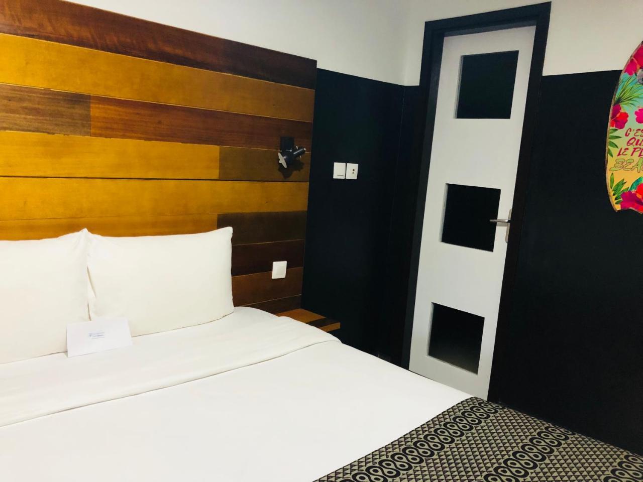 Detente Hotel Abidjan Kültér fotó