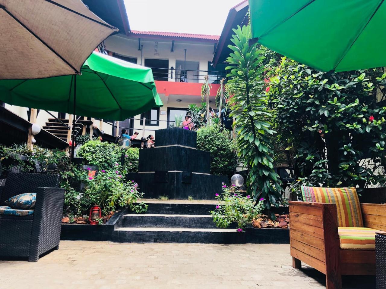 Detente Hotel Abidjan Kültér fotó