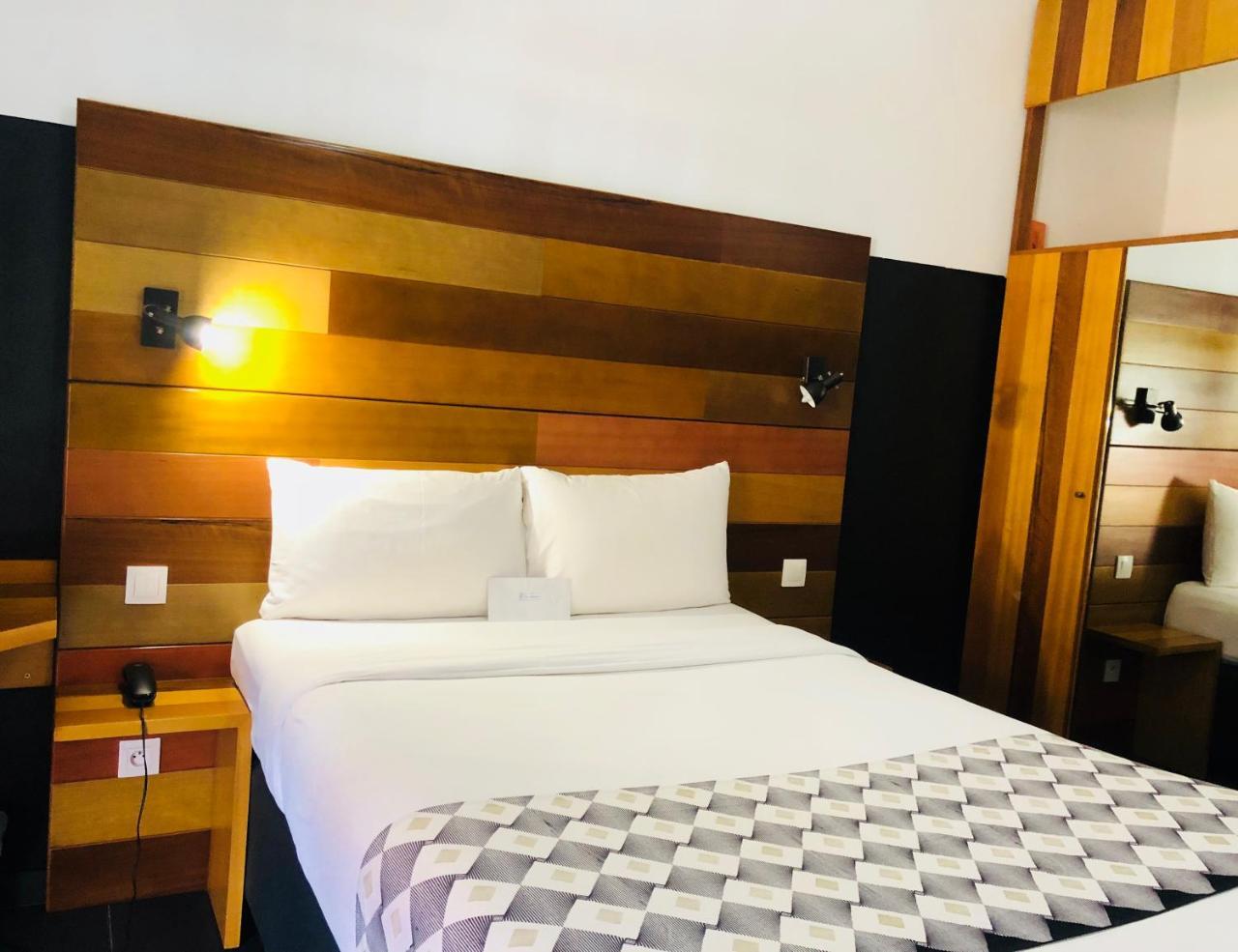 Detente Hotel Abidjan Kültér fotó