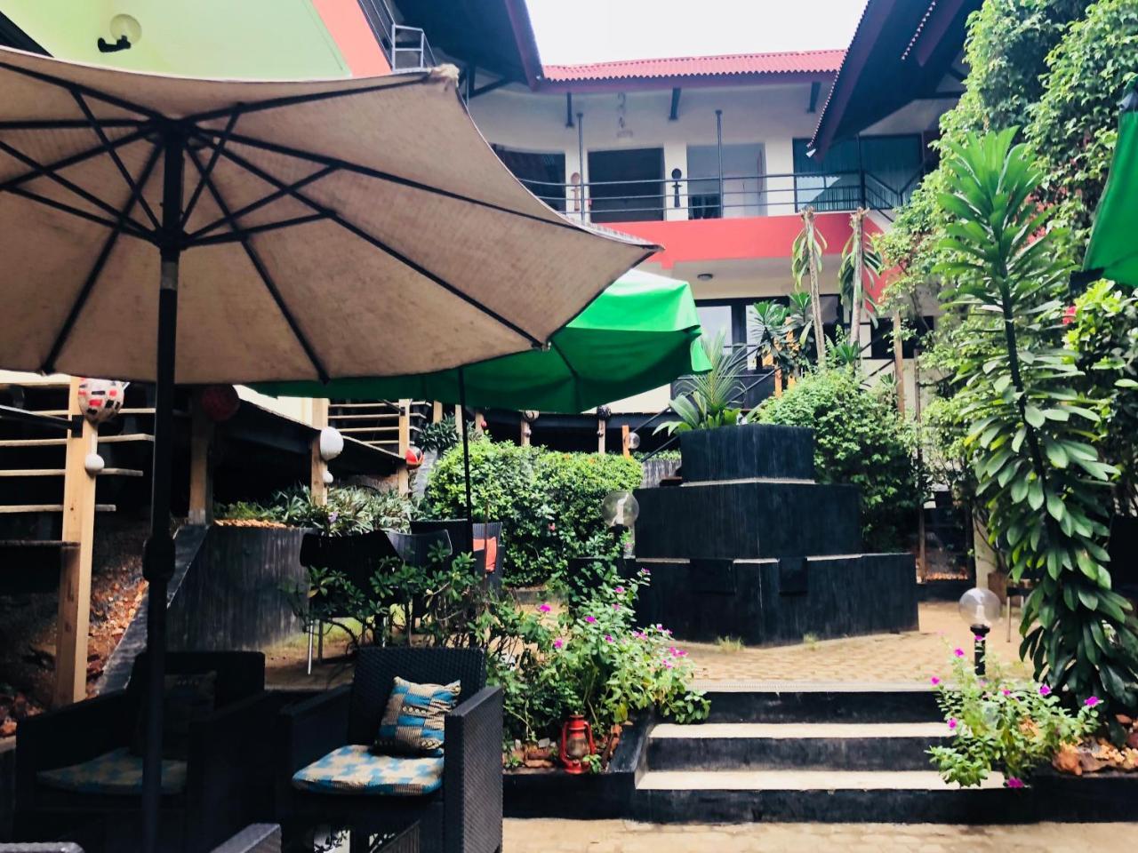 Detente Hotel Abidjan Kültér fotó