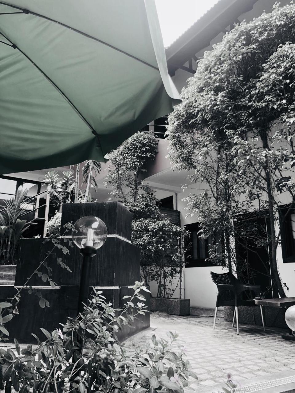 Detente Hotel Abidjan Kültér fotó