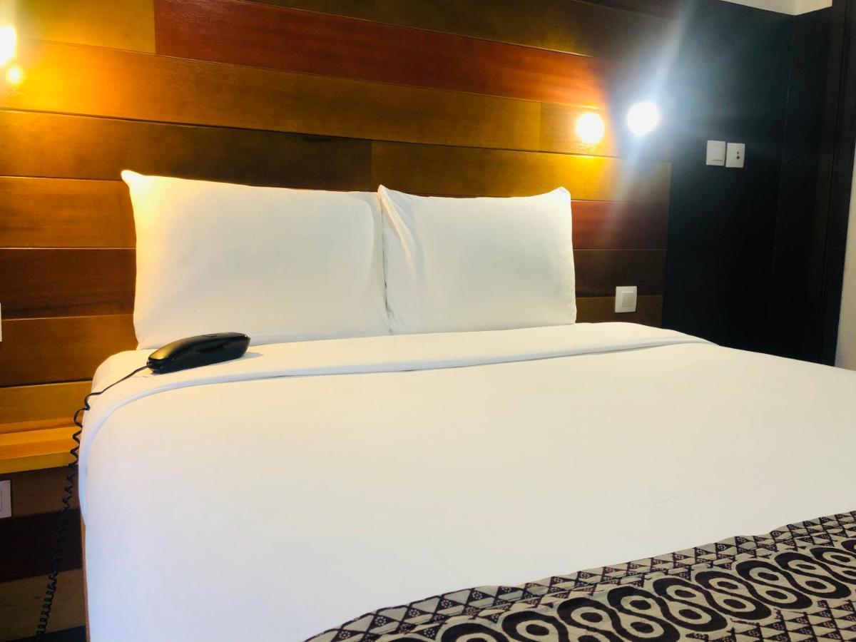 Detente Hotel Abidjan Kültér fotó